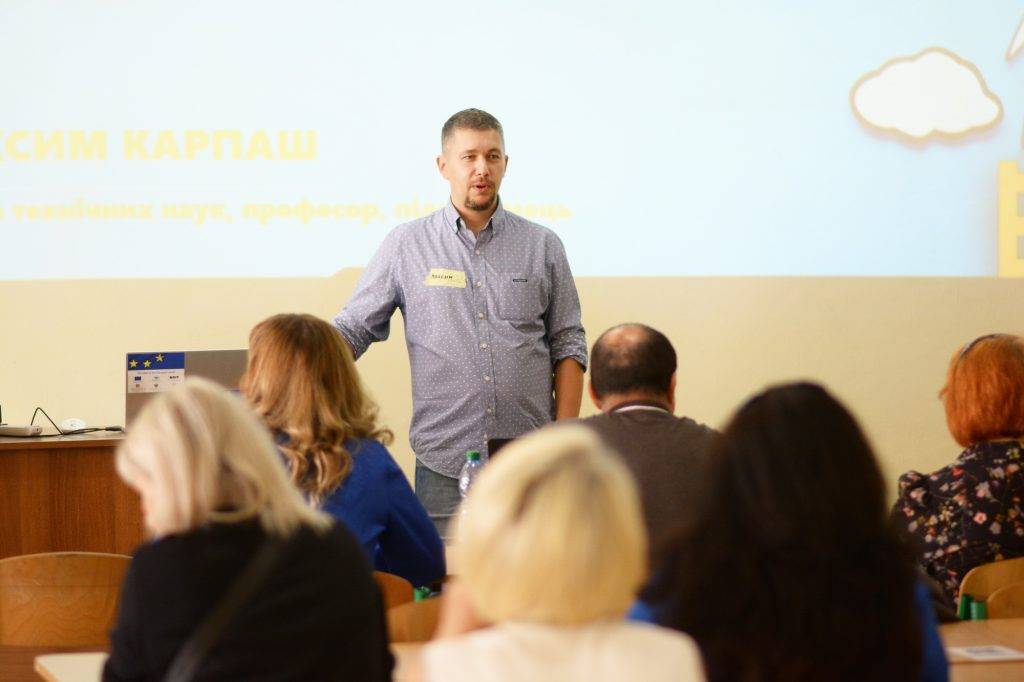 У Івано-Франківську триває проєкт «Креативне підприємництво для ВПО»,університет короля данила