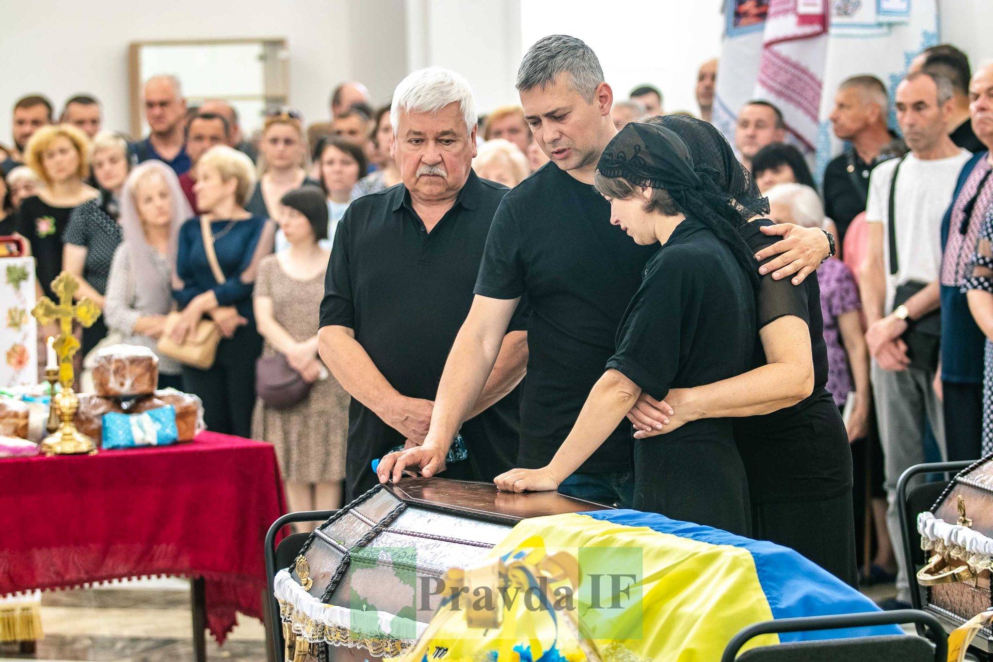 У Франківську попрощалися із трьома Героями,які загинули під час бойового завдання на лінії фронту,загинули на війні