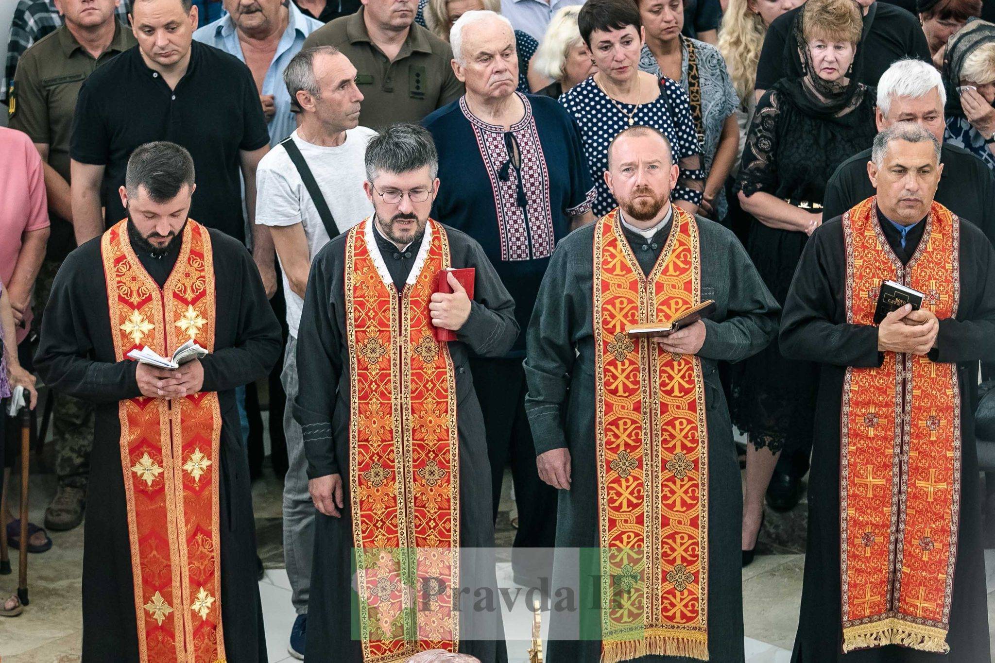 У Франківську попрощалися із трьома Героями,які загинули під час бойового завдання на лінії фронту,загинули на війні