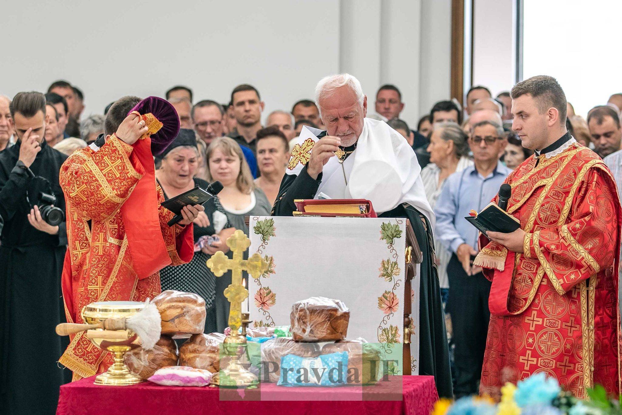 У Франківську попрощалися із трьома Героями,які загинули під час бойового завдання на лінії фронту,загинули на війні