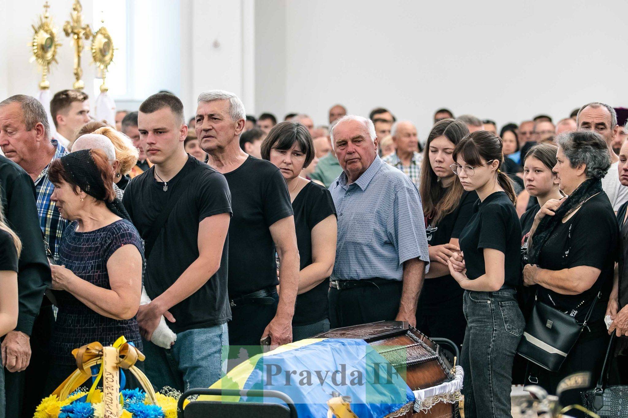 У Франківську попрощалися із трьома Героями,які загинули під час бойового завдання на лінії фронту,загинули на війні