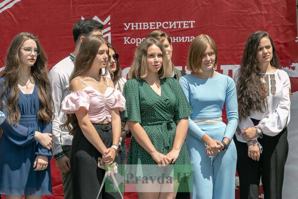 вручення дипломів університет короля данила,Вручення дипломів УКД 2022,випускники університету короля данила