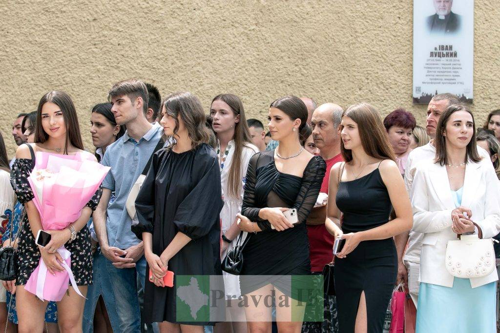 вручення дипломів університет короля данила,Вручення дипломів УКД 2022,випускники університету короля данила