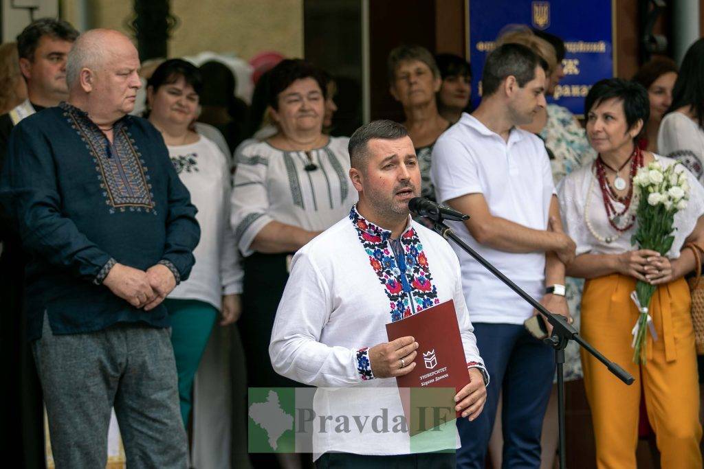 вручення дипломів університет короля данила,Вручення дипломів УКД 2022,випускники університету короля данила