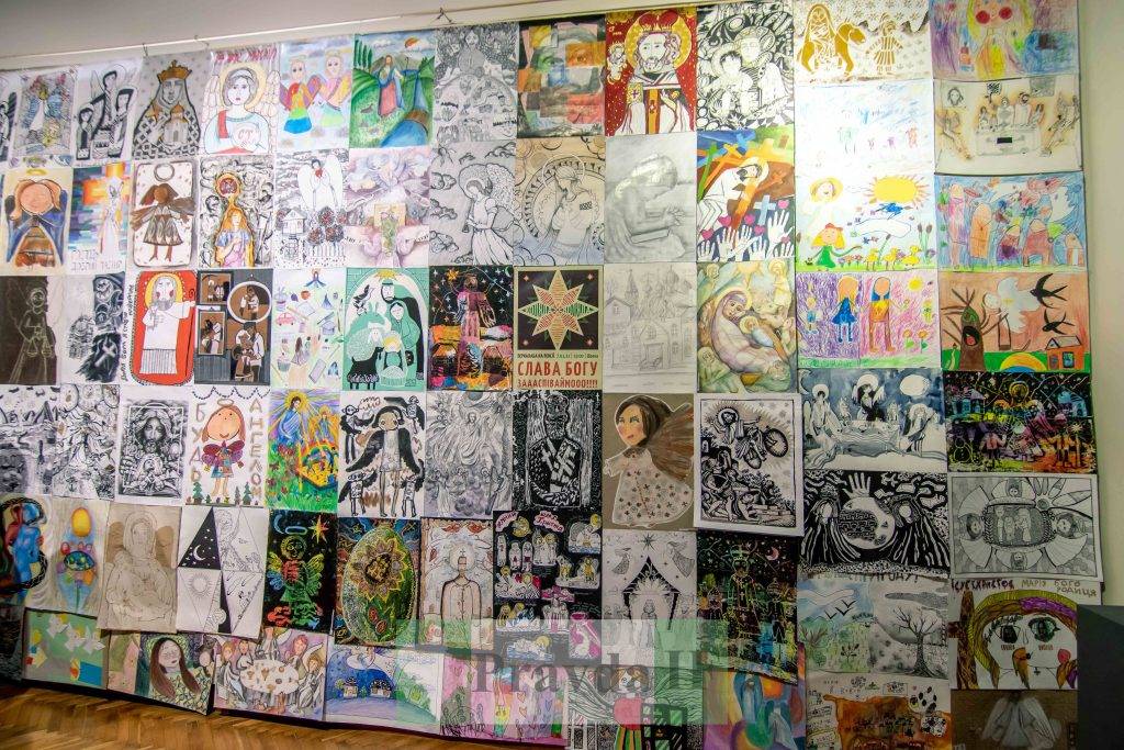 У Франківську відкрили арт проєкт,Відкриття арт проєкту Бог між нами! Переможемо разом!,франківський краєзнавчий музей