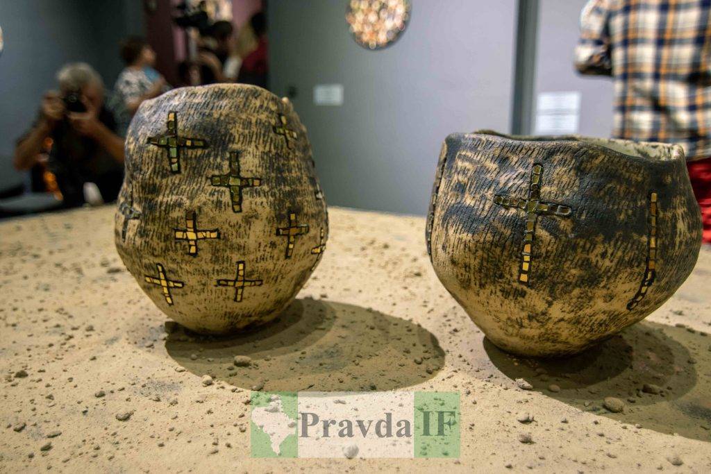 У Франківську відкрили арт проєкт,Відкриття арт проєкту Бог між нами! Переможемо разом!,франківський краєзнавчий музей