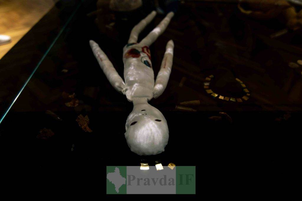 У Франківську відкрили арт проєкт,Відкриття арт проєкту Бог між нами! Переможемо разом!,франківський краєзнавчий музей