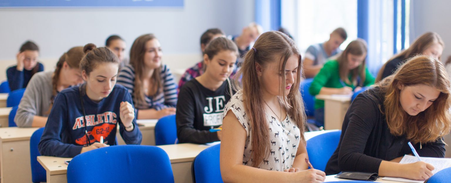 МОН рекомендує вишам встановити початок навчального року для першокурсників з 15 вересня