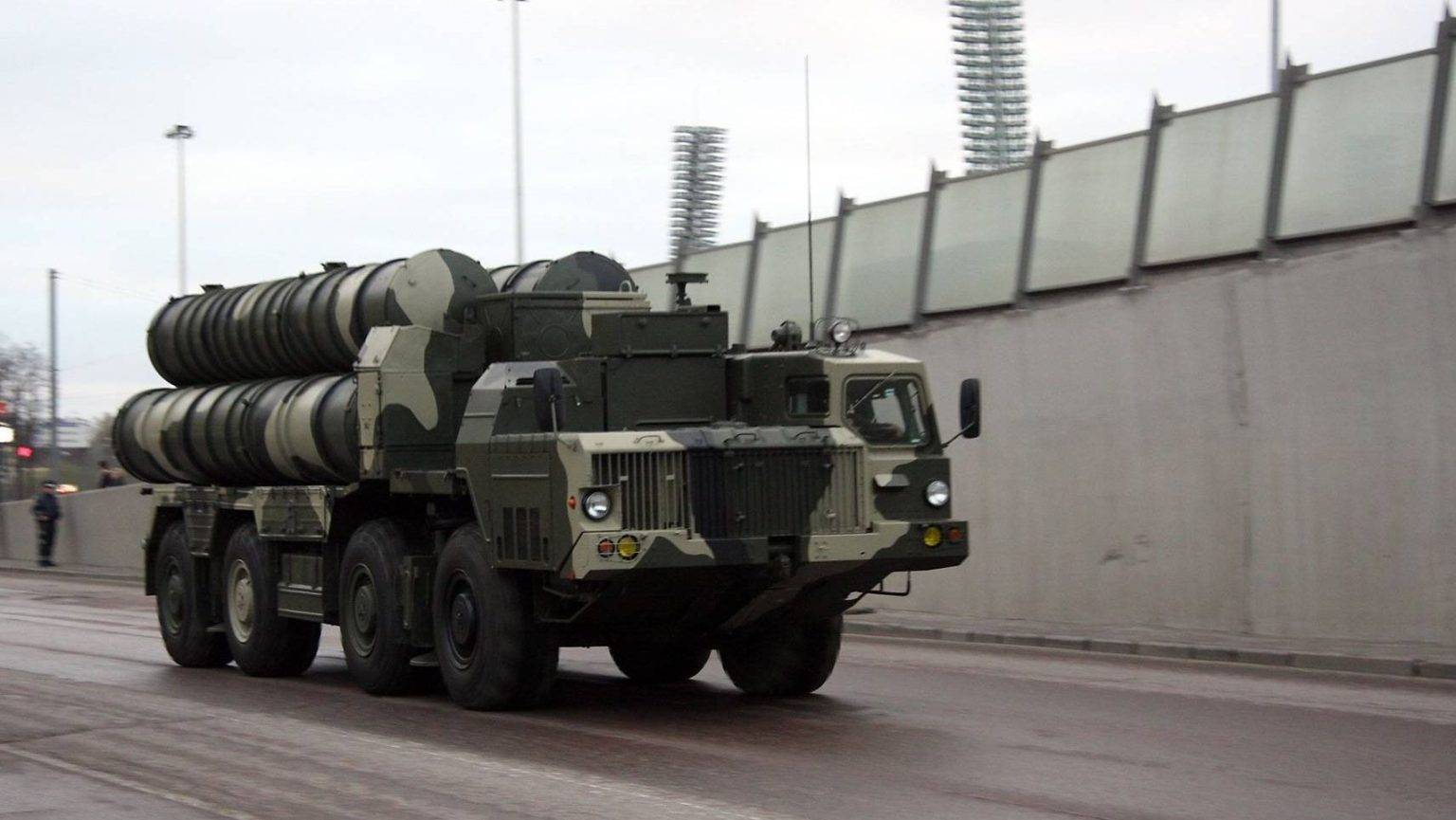 росія аткивно використовує зенітно-ракетні комплекси С-300, що свідчить про вичерпання запасів потужніших ракет, – ISW