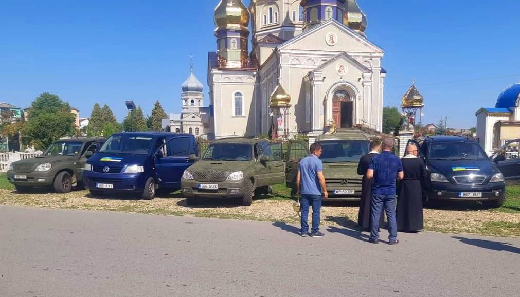 З Боднарова до ЗСУ відправляють чергову партію автомобілів