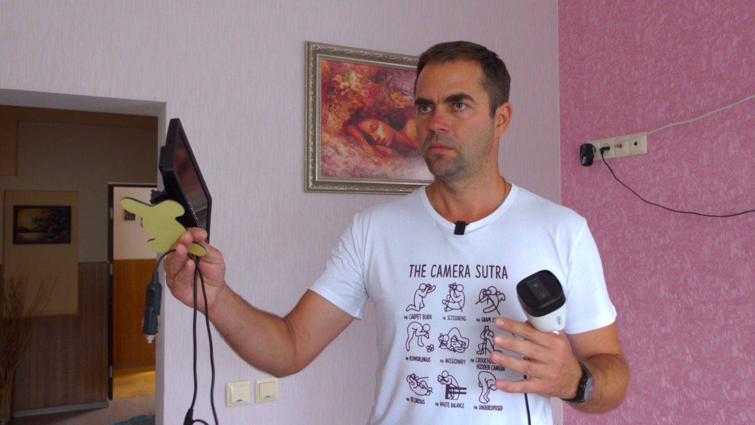 Родина з Брошнева передала на передову 200 приладів для нічної їзди