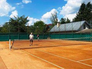 У Франківську, на благодійному тенісному турнірі, зібрали 90 тисяч гривень для ЗСУ