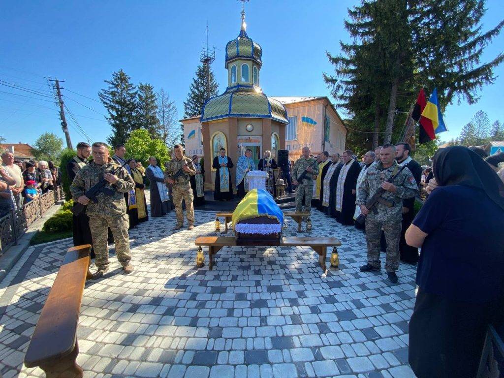 Сьогодні в Городенці поховають полеглого героя Миколу Березовського