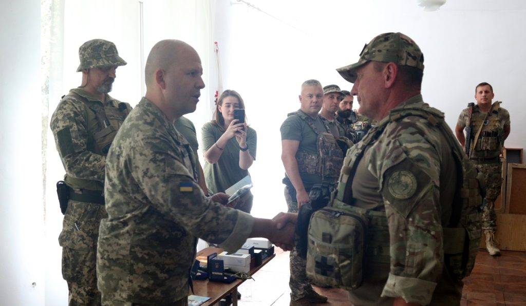 Залужний нагородив бійців 102 бригади ТРО Франківщини