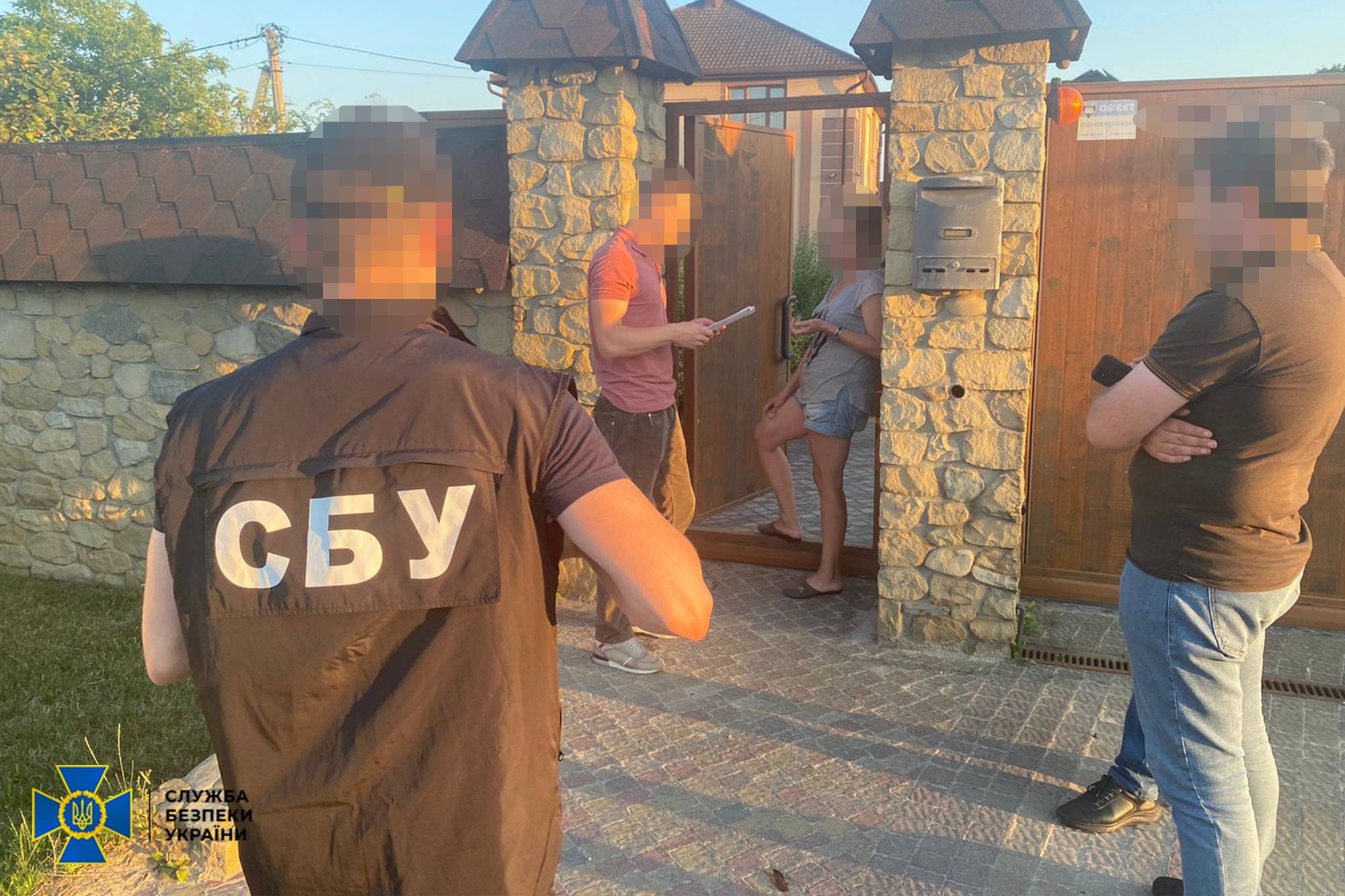 СБУ затримала депутата Івано-Франківської обласної ради,який торгував гуманітаркою для ЗСУ,продаж гуманітарної допомоги