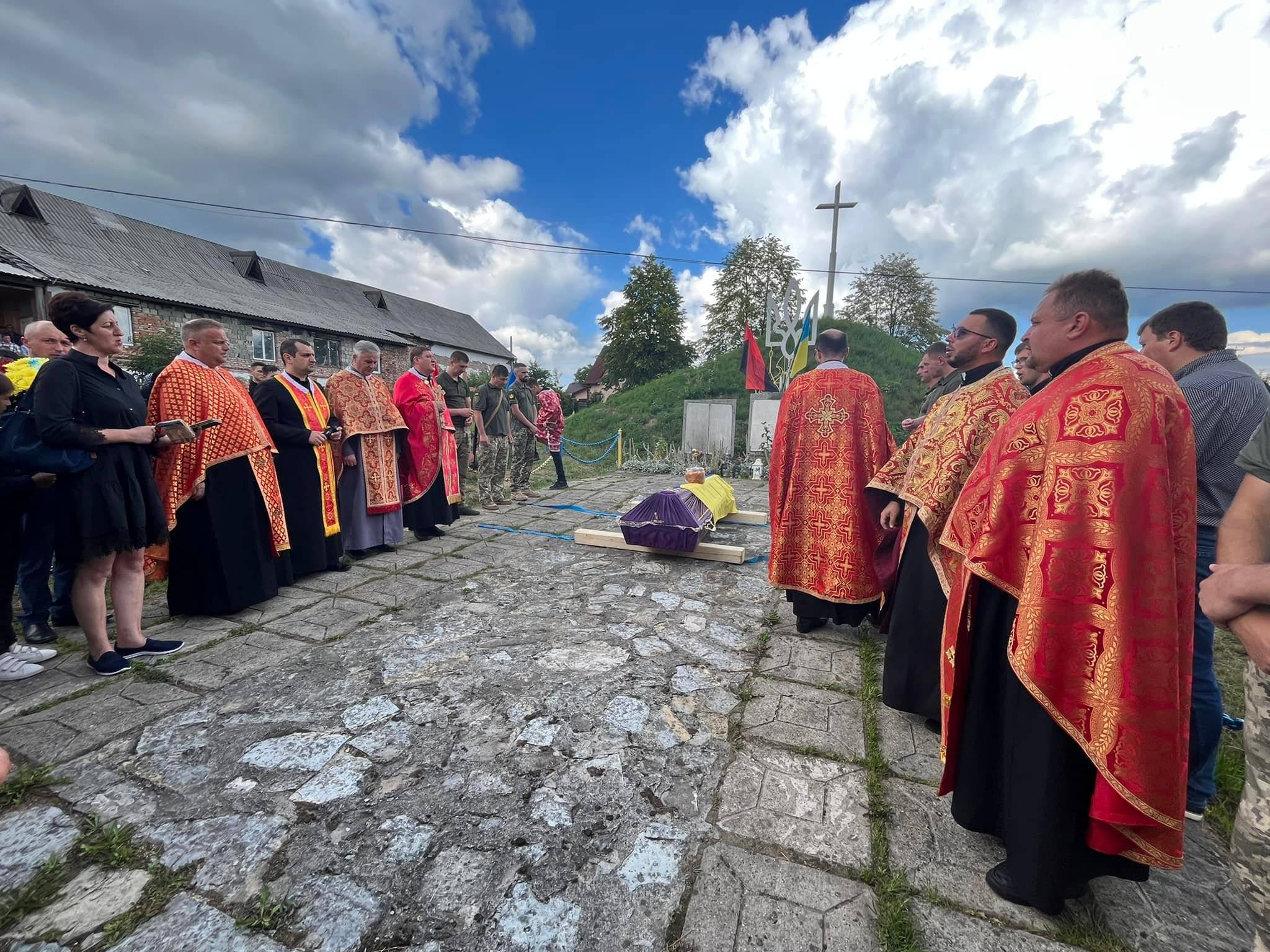 богдан зубко,провели в останню путь,похорон в надвірній