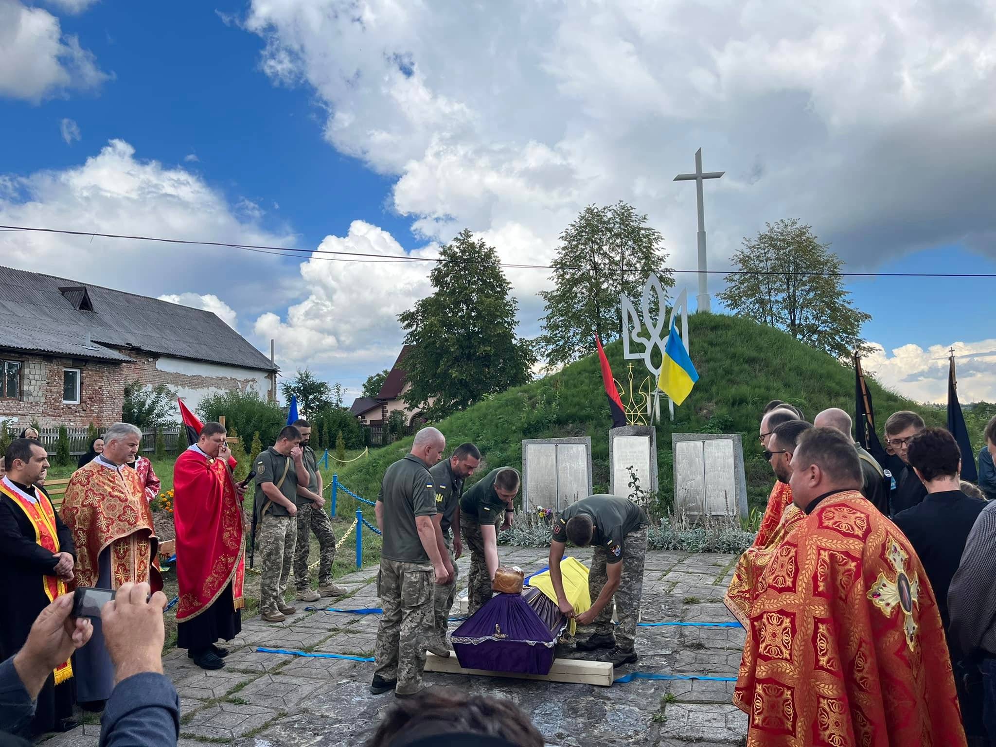 богдан зубко,провели в останню путь,похорон в надвірній