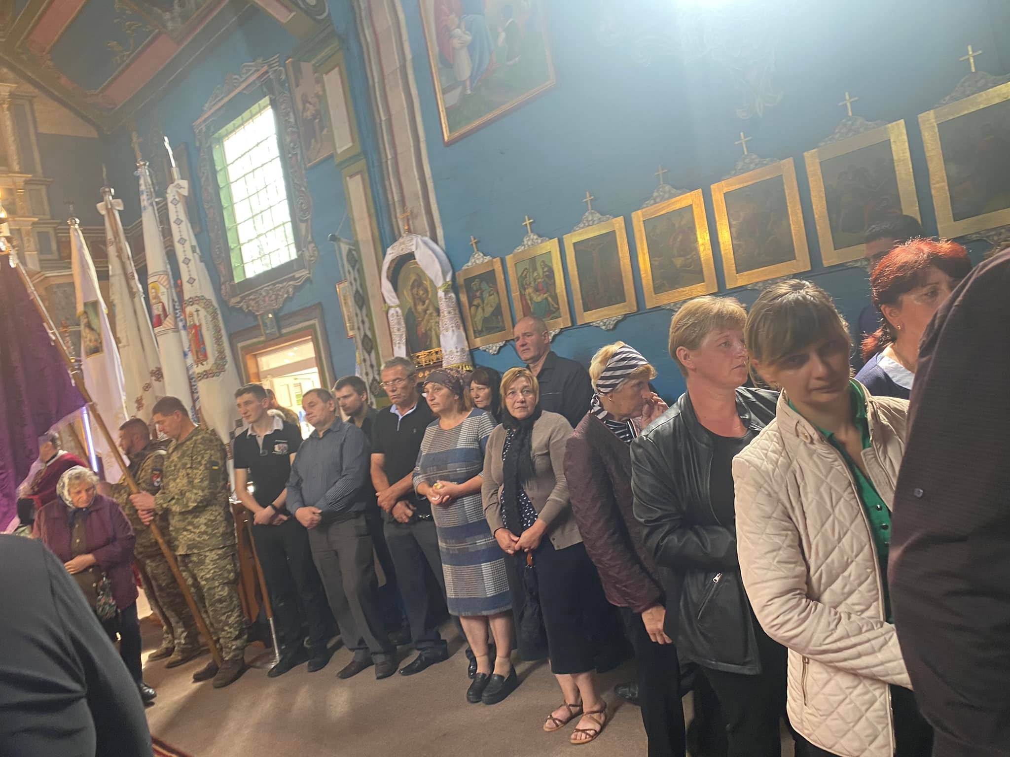 На Франківщині провели в останню путь Героя,який загинув захищаючи Україну,загинув на війні