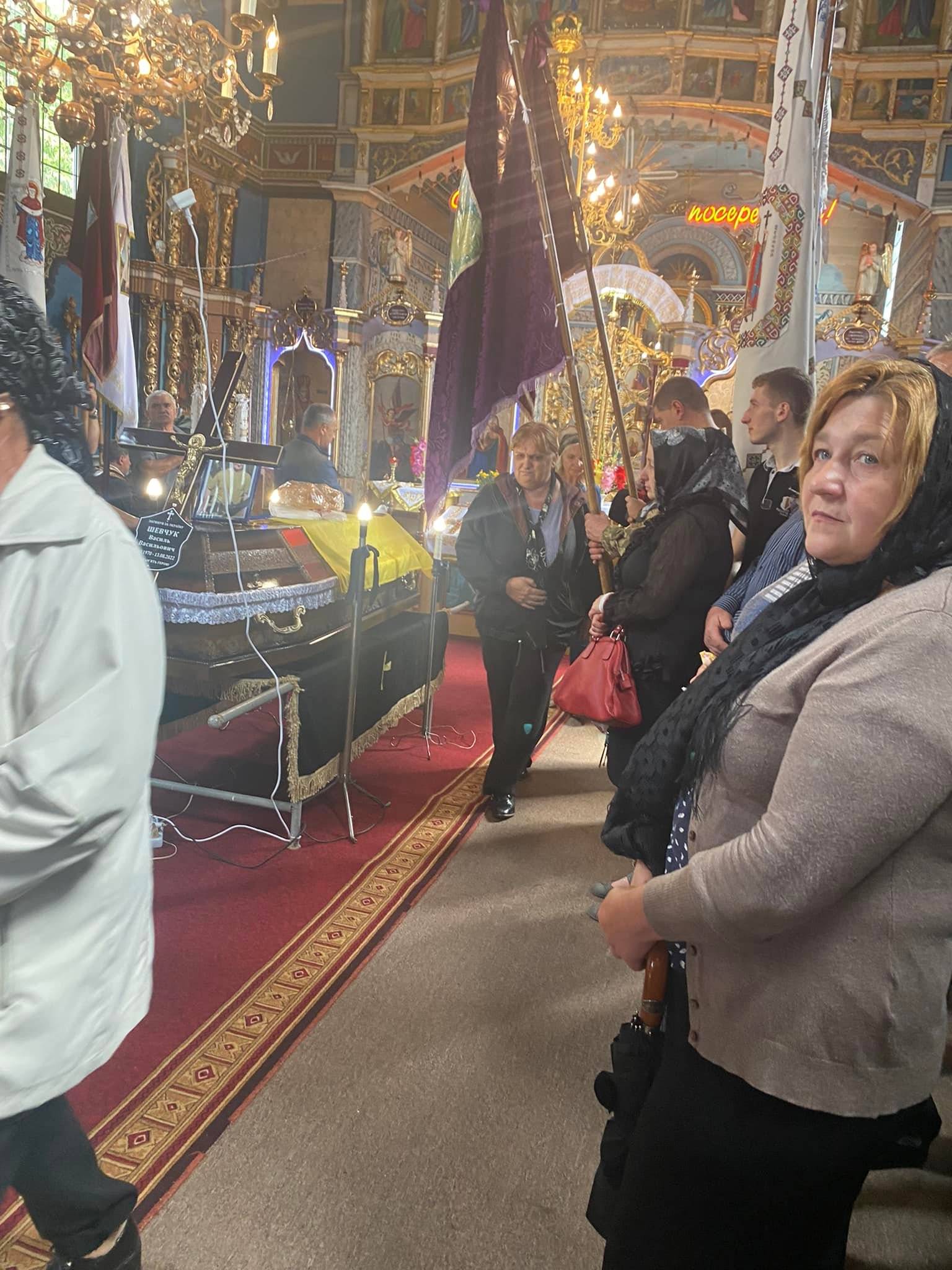 На Франківщині провели в останню путь Героя,який загинув захищаючи Україну,загинув на війні