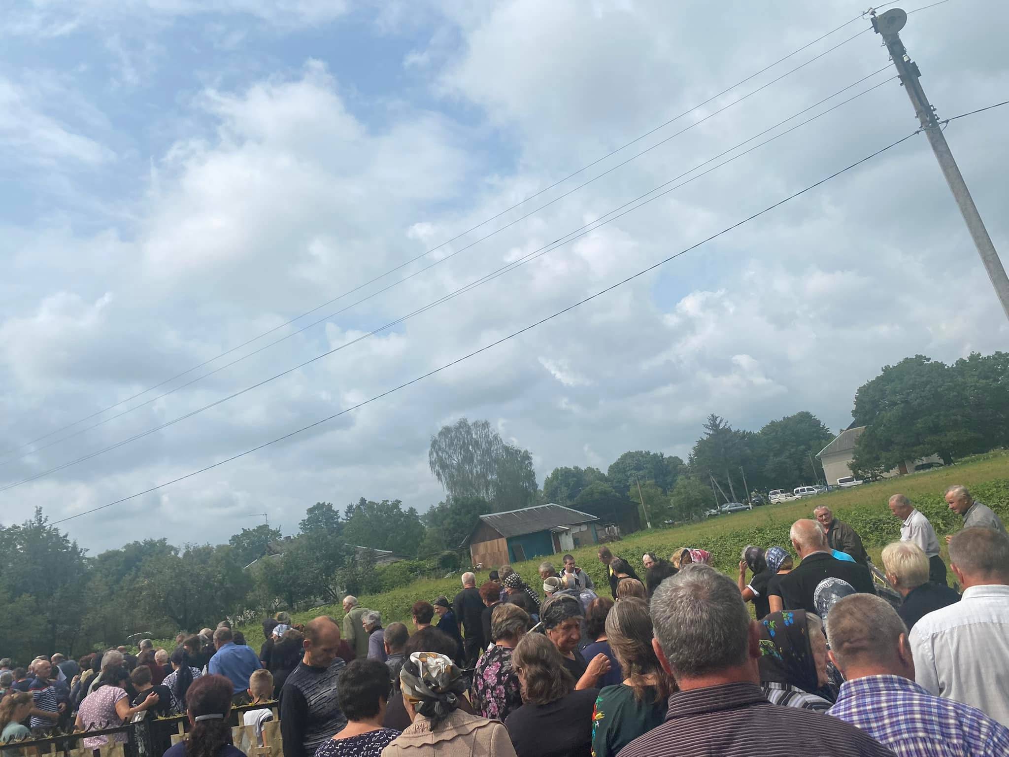 На Франківщині провели в останню путь Героя,який загинув захищаючи Україну,загинув на війні