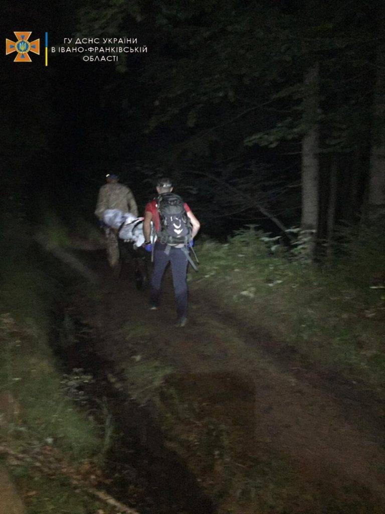 Рятувальники повідомили деталі загибелі чоловіка, тіло якого знайшли у горах на Франківщині