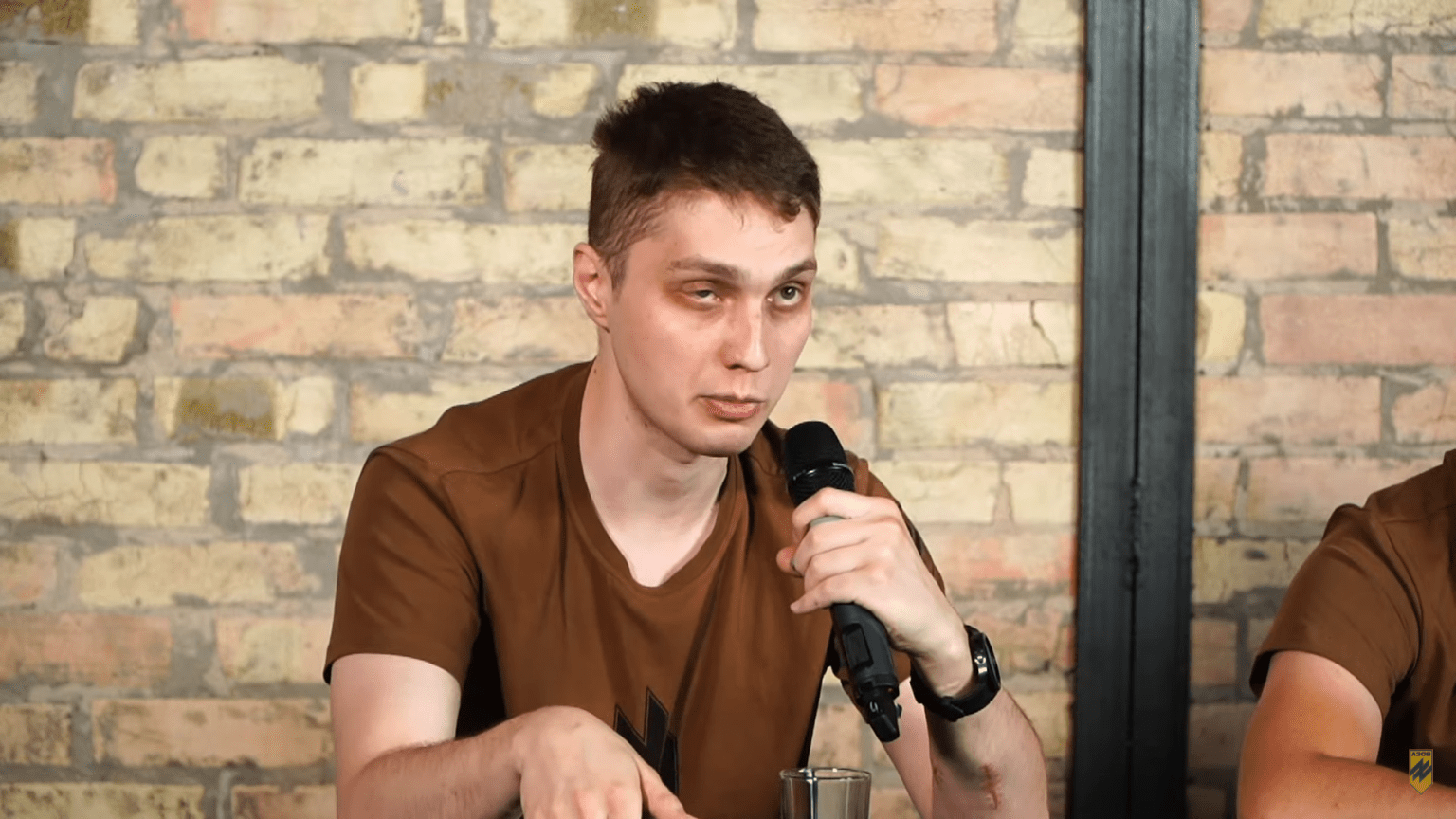 Комусь голки вставляли в рани, когось катували водою: боєць Азову про тортури рашистів