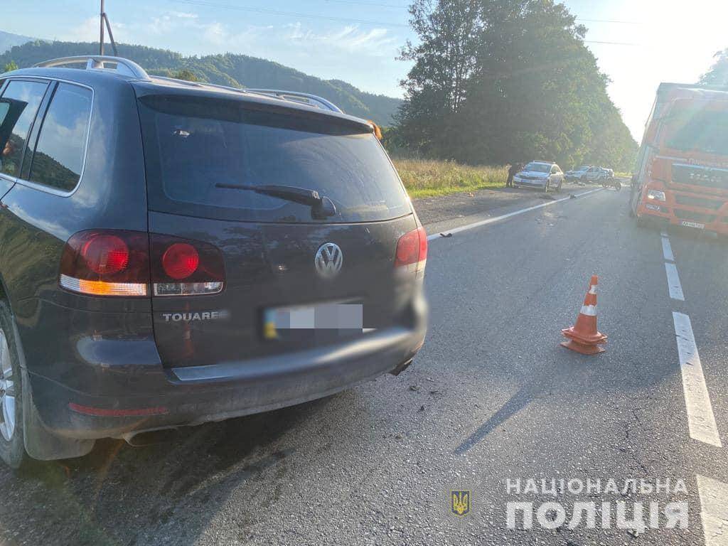 На Львівщині автомобіль на смерть збив мотоцикліста та його пасажирку