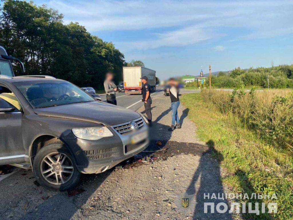 На Львівщині автомобіль на смерть збив мотоцикліста та його пасажирку