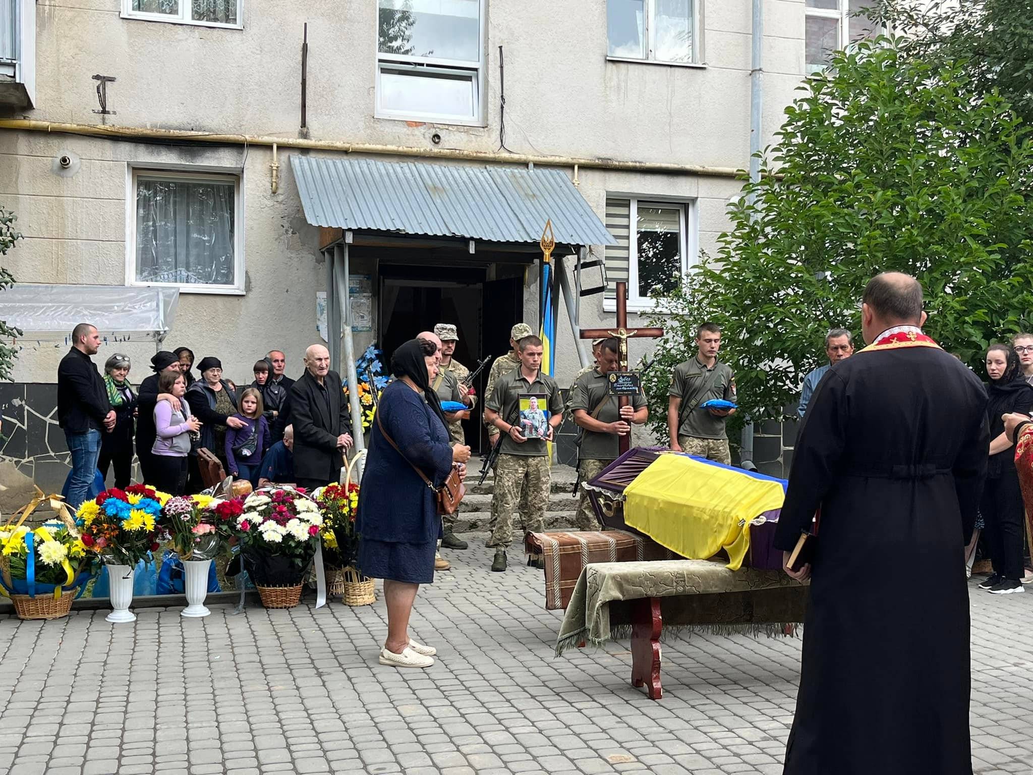 богдан зубко,провели в останню путь,похорон в надвірній