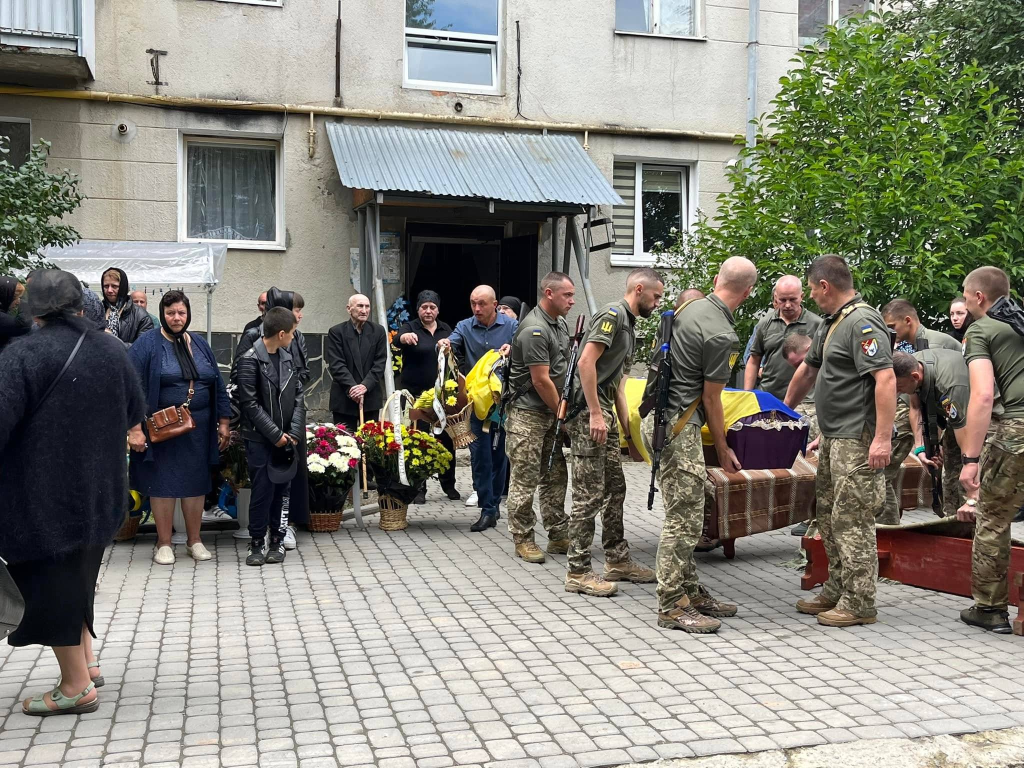 богдан зубко,провели в останню путь,похорон в надвірній