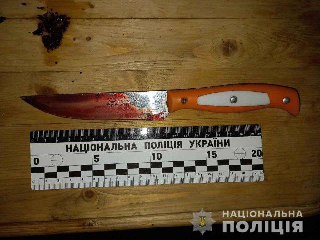 На Франківщині літній чоловік намагався зарізати свою конкурентку по сміттєзвалищу