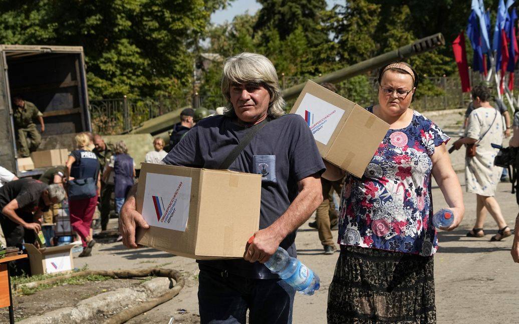 "Є продукти, які готові обмінювати навіть на спідню білизну": як живуть українці в окупації