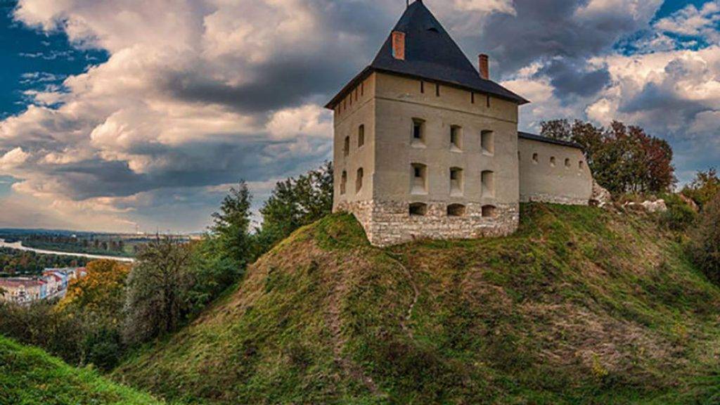 VOGUE назвав кілька причин, чому варто відвідати королівську столицю місто Галич