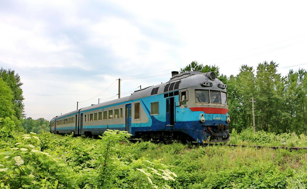 Цими днями з Франківська не курсуватиме частина приміських поїздів