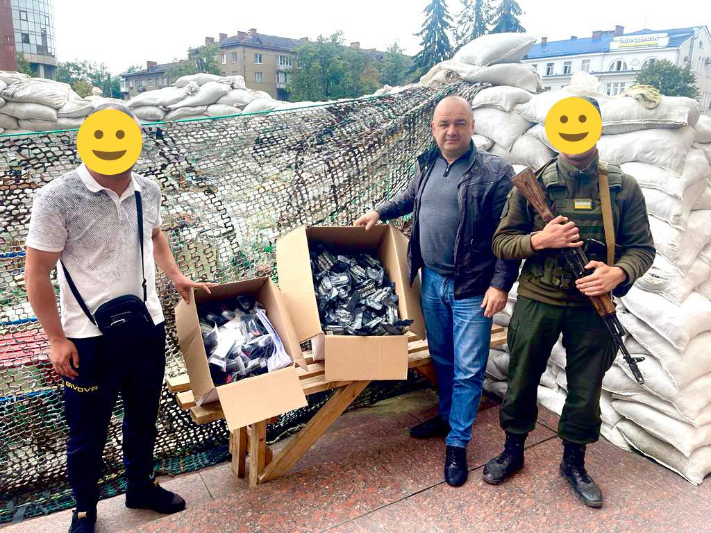 Нещодавно близько двох сотень ізраїльських бандажів та ста турнікетів з Івано-Франківська передали в Донецьку область.