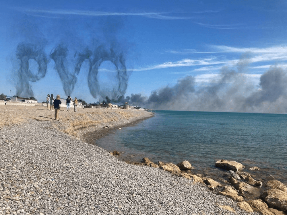 "Пака морюшко, пращай пісочєк" – мережі про вибухи в Криму