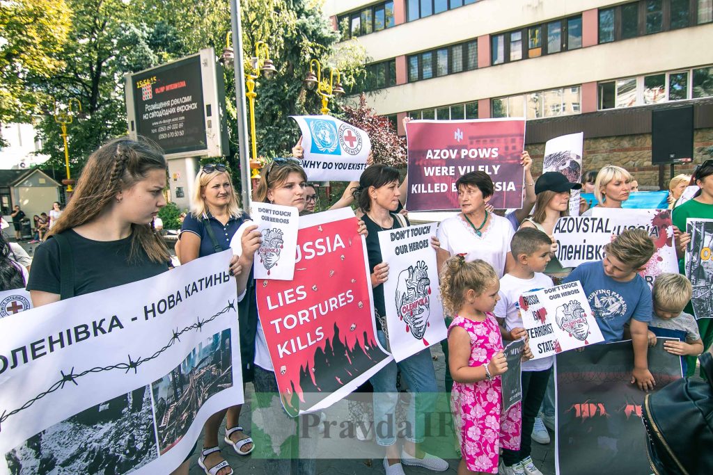 Акція на підтримку полонених захисників з Азовсталі у Франківську,Акція на підтримку військовополонених у Франківську,Росія держава терорист