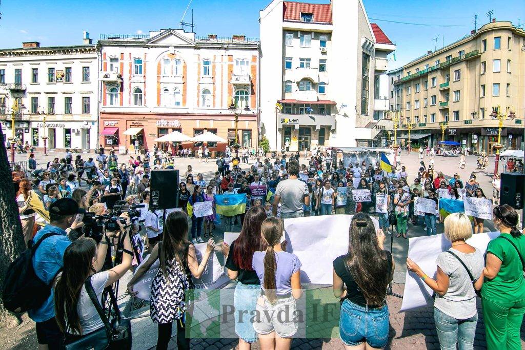 У Франківську відбулася акція на підтримку полонених захисників Азовсталі