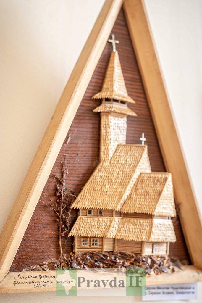 виставка барельєфів Романа Діди,Відкриття виставки Романа Діди Моя Україна,Перемога Барельєф Романа Діди