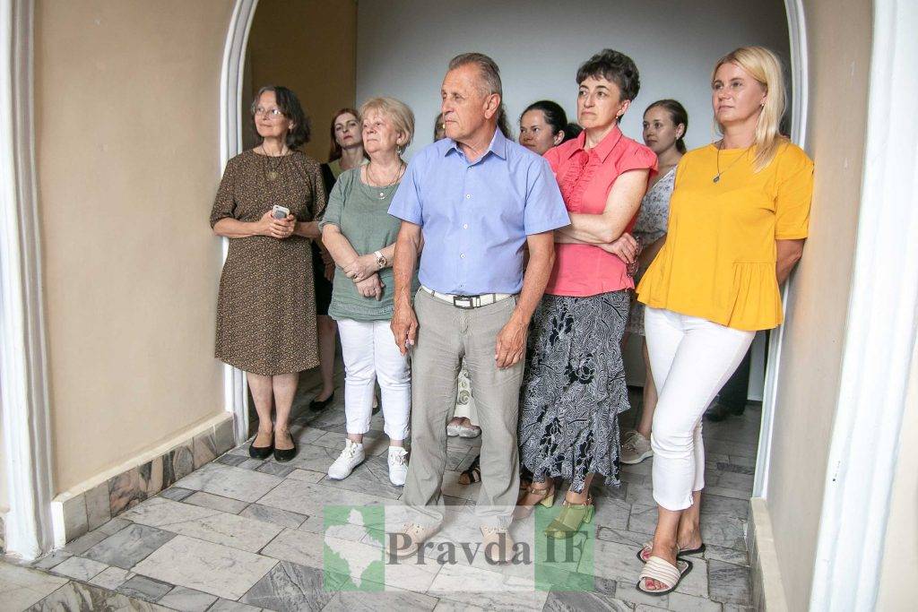 виставка барельєфів Романа Діди,Відкриття виставки Романа Діди Моя Україна,Перемога Барельєф Романа Діди