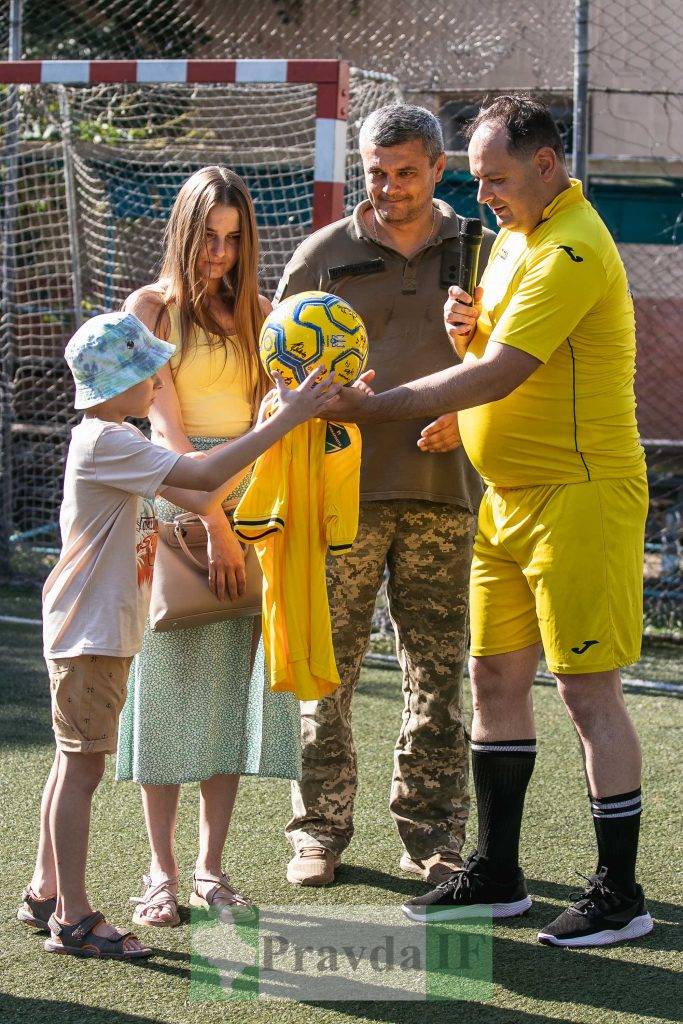 турнір з міні-футболу пам'яті Степана Тарабалки,Відкриття футбольного турніру пам'яті Степана Тарабалки,пілот Степан Тарабалка