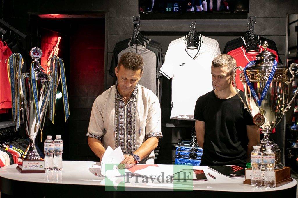 франківський ураган,Футзаліст збірної України Петро Шотурма,Новачки Урагану Петро Шотурма Ігор Корсун Микола Микитюк