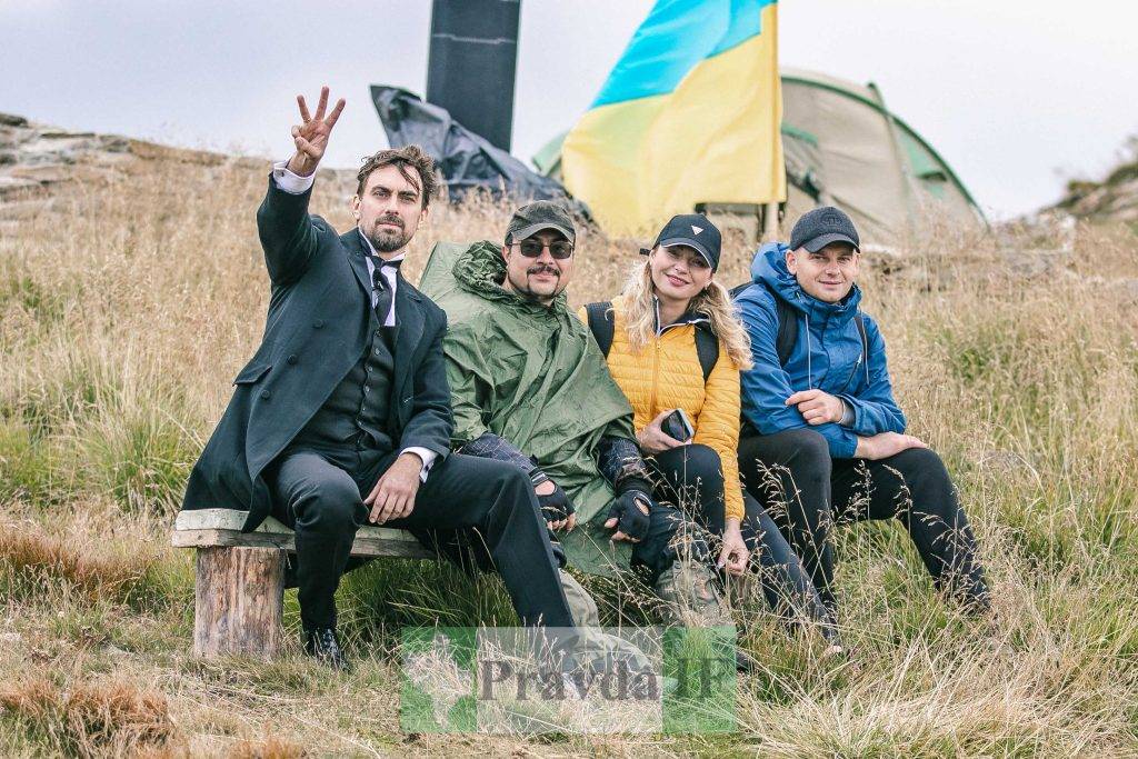 "Бій за Україну": До Дня Незалежності на горі Піп Іван зіграли унікальну виставу