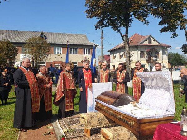 На Коломийщині попрощалися зі священником, загиблим унаслідок жахливої ДТП