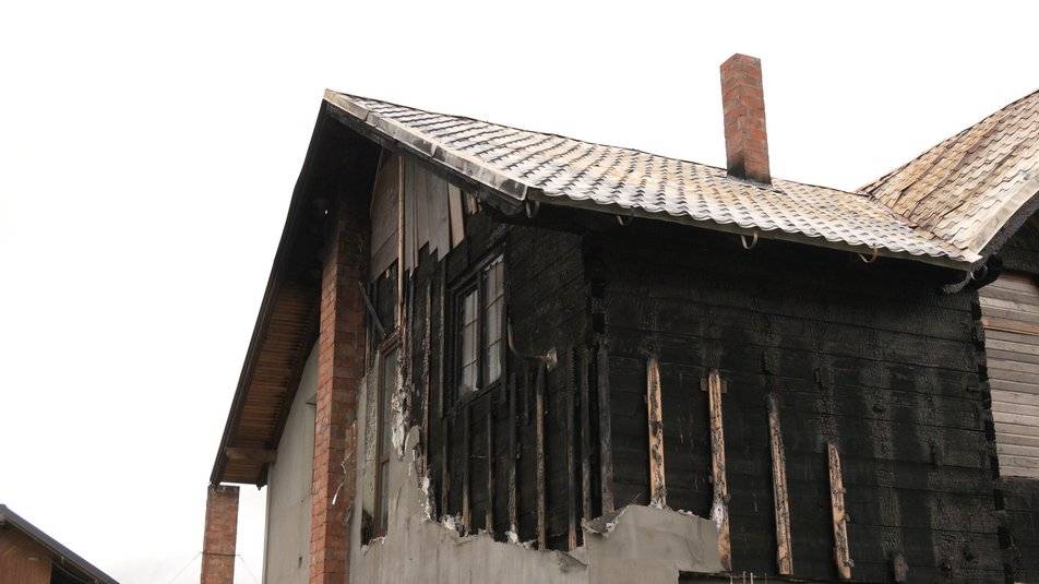 На Косівщині сім'я бійця ЗСУ через пожежу залишилася без помешкання: потрібна допомога