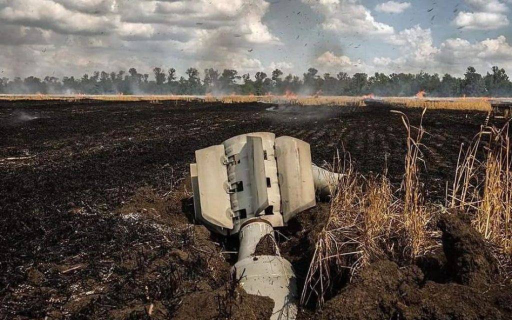Хто допомагає Путіну поповнювати ракетні запаси
