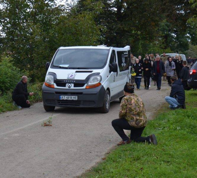 Сьогодні на Франківщині поховають загиблого Героя Миколу Генсіровського