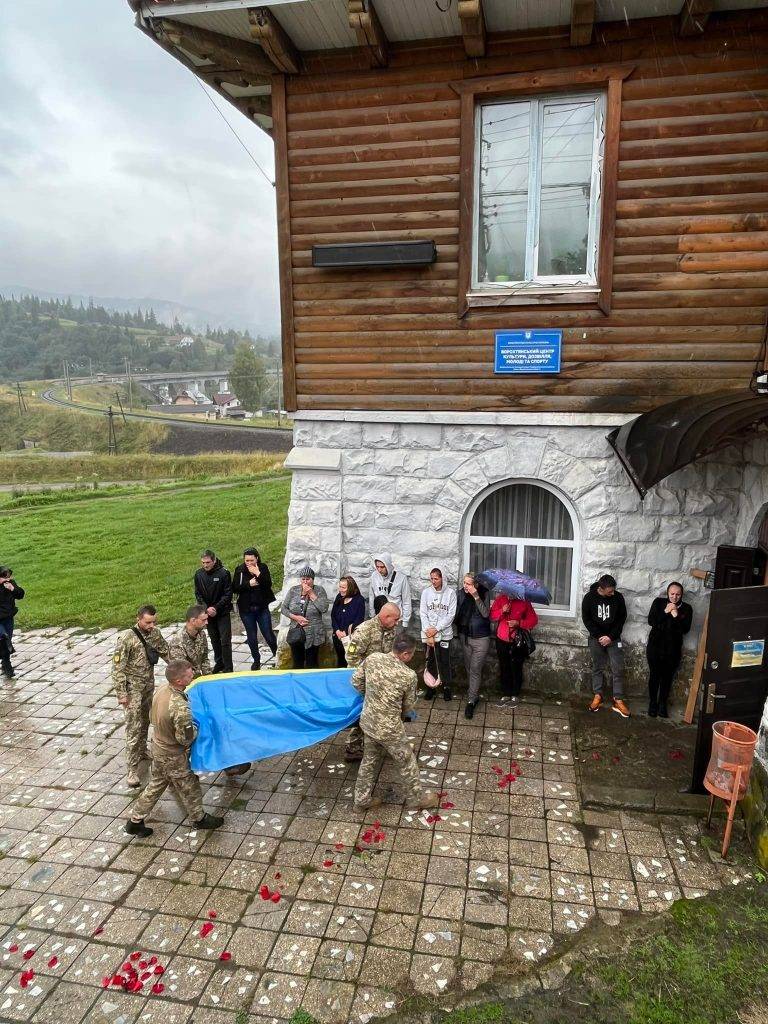 У Ворохті попрощалися із загиблим Героєм Михайлом Петрочком