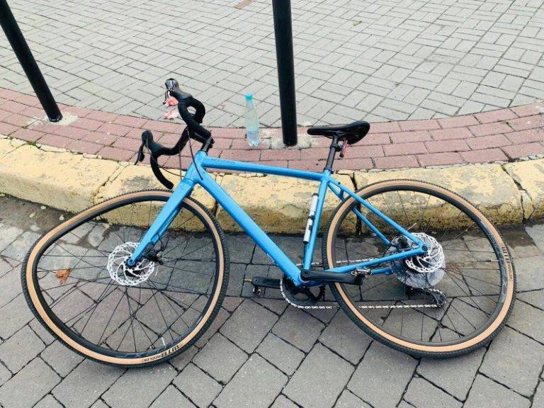 У Франківську під колеса автомобіля потрапив велосипедист: чоловік у лікарні