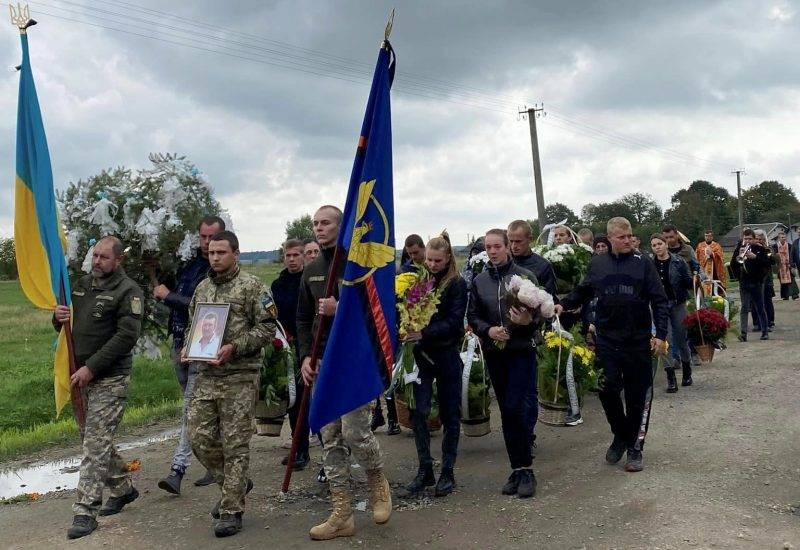 Громада на Коломийщині провела в останню путь ще одного земляка-героя